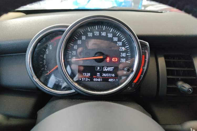Used MINI 2021 1.5T ONE Five-Door Version Instrument Cluster