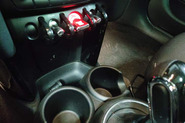 Used MINI 2021 1.5T ONE PLUS Five-Door Edition Interior 1