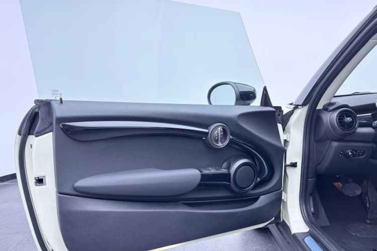 Used MINI 2021 1.5T COOPER Artist Interior 10