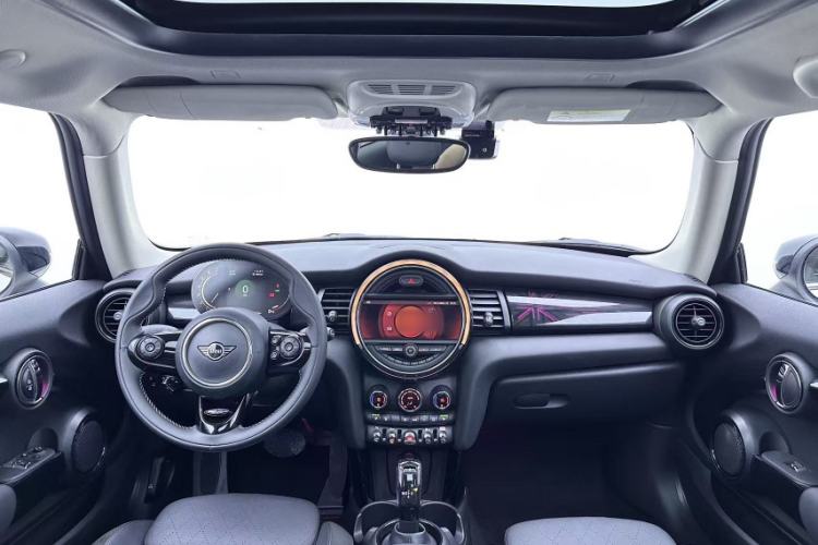 Used MINI 2021 1.5T COOPER Artist Interior 12