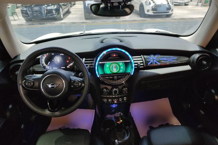 Used MINI 2021 1.5T COOPER Classic Edition Interior 2