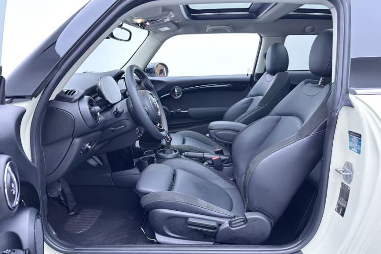 Used MINI 2021 1.5T COOPER Artist Interior 3