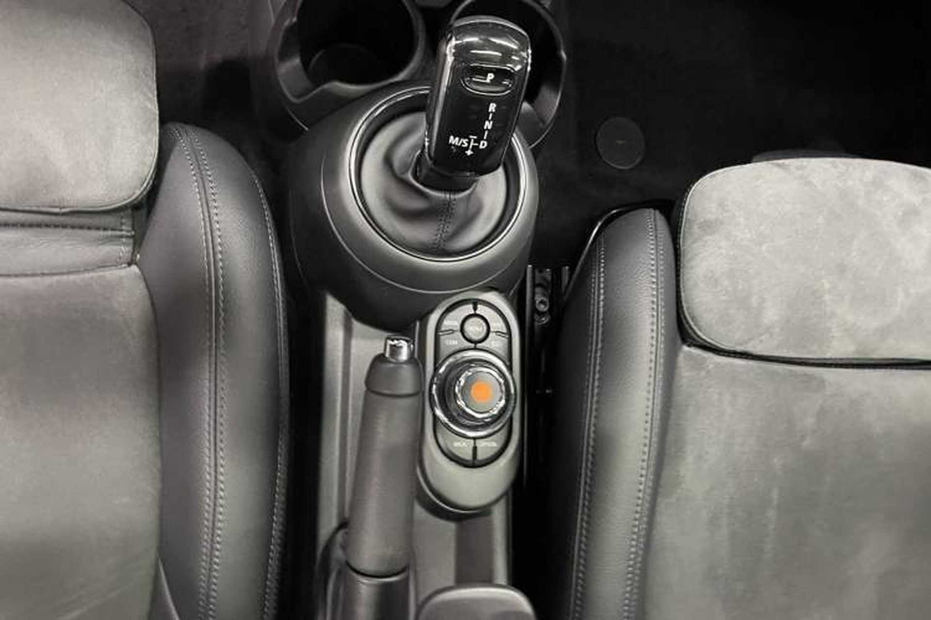 Used MINI 2021 1.5T COOPER Racing Driver Interior 3