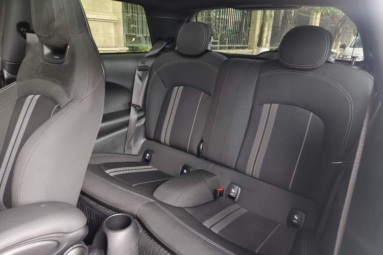 Used MINI 2021 1.5T COOPER Racing Driver Interior 4