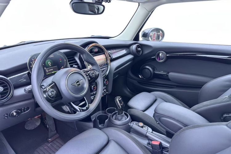 Used MINI 2021 1.5T COOPER Artist Interior 8