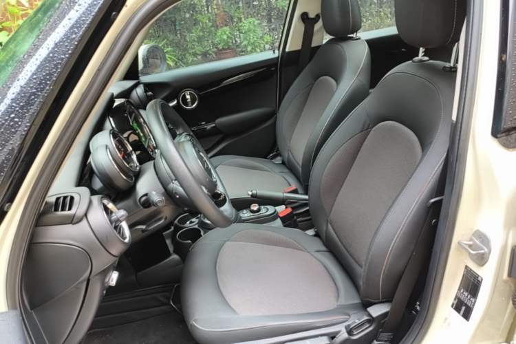 Used MINI 2021 1.5T ONE PLUS Five-Door Edition Left Front Seat