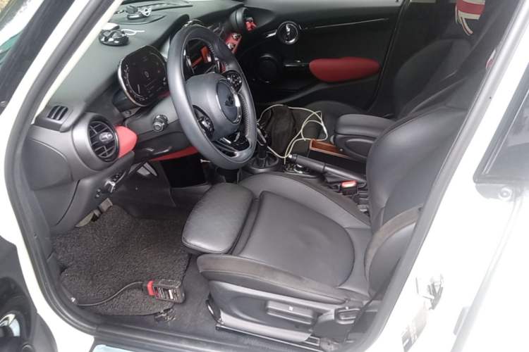 Used MINI 2021 1.5T COOPER Artist Five-Door Edition Left Front Seat