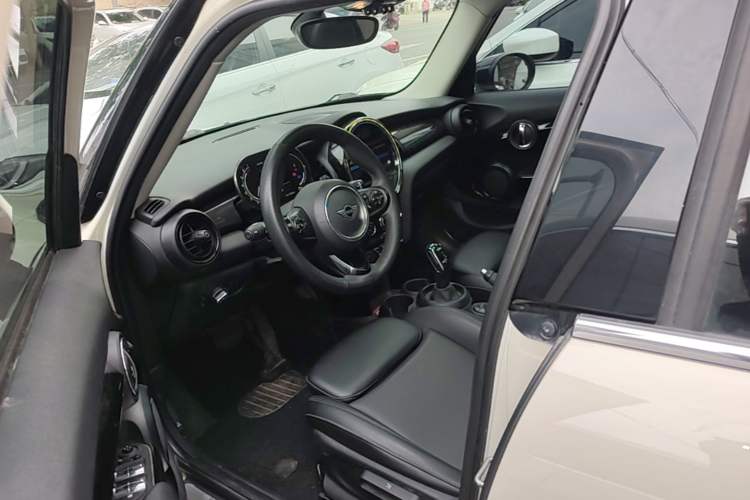 Used MINI 2021 1.5T COOPER Classic Edition Five-Door Version Left Front Seat