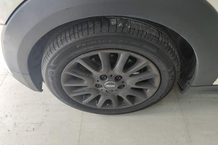 Used MINI 2021 1.5T ONE PLUS Left Front Wheel Hub