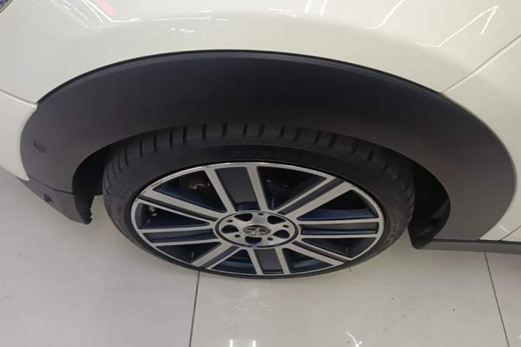 Used MINI 2021 2.0T COOPER S Artist Five-Door Edition Left Front Wheel Hub