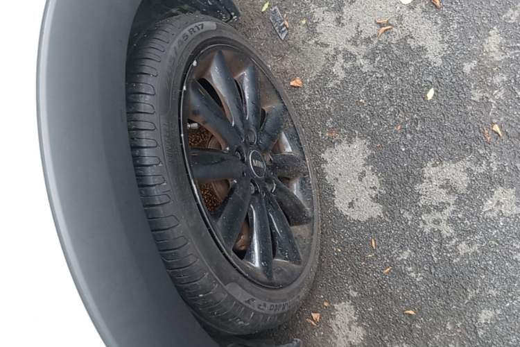 Used MINI 2021 1.5T COOPER Artist Five-Door Edition Left Front Wheel Hub