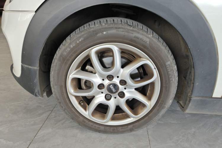 Used MINI 2021 1.5T ONE Five-Door Version Left Front Wheel Hub