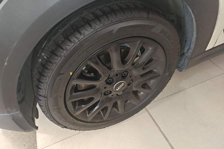 Used MINI 2021 1.5T ONE PLUS Left Front Wheel Hub
