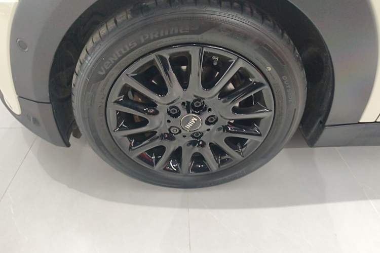 Used MINI 2021 1.5T COOPER Classic Edition Left Front Wheel Hub
