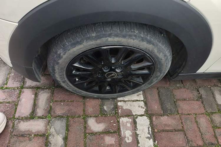 Used MINI 2021 1.5T COOPER Classic Edition Five-Door Version Left Front Wheel Hub
