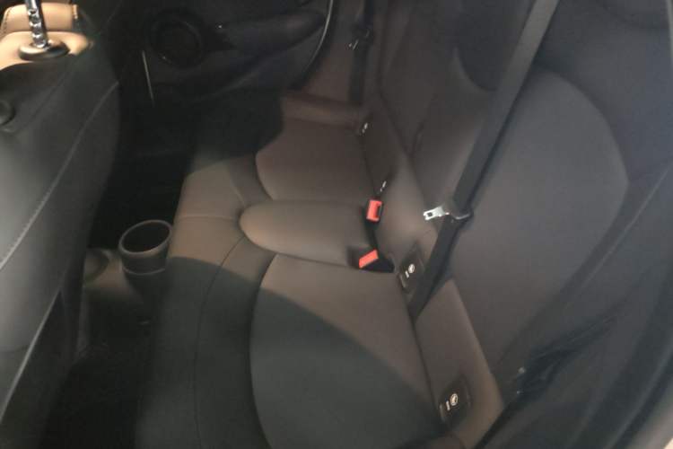 Used MINI 2021 1.5T COOPER Classic Edition Five-Door Version Left Rear Seat