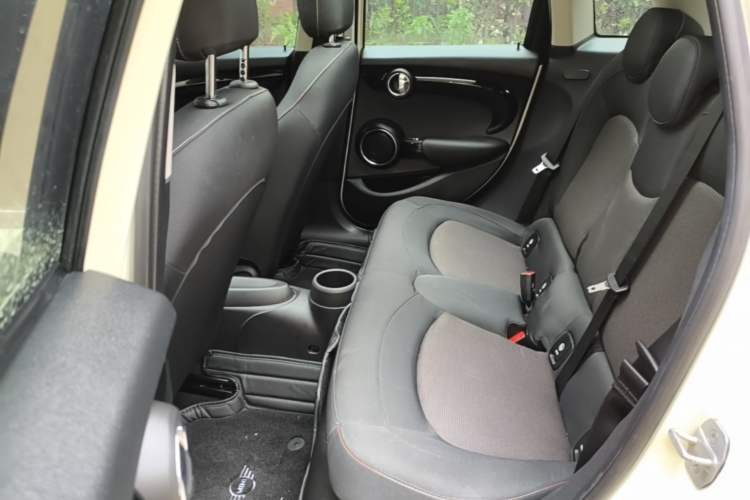 Used MINI 2021 1.5T ONE PLUS Five-Door Edition Left Rear Seat