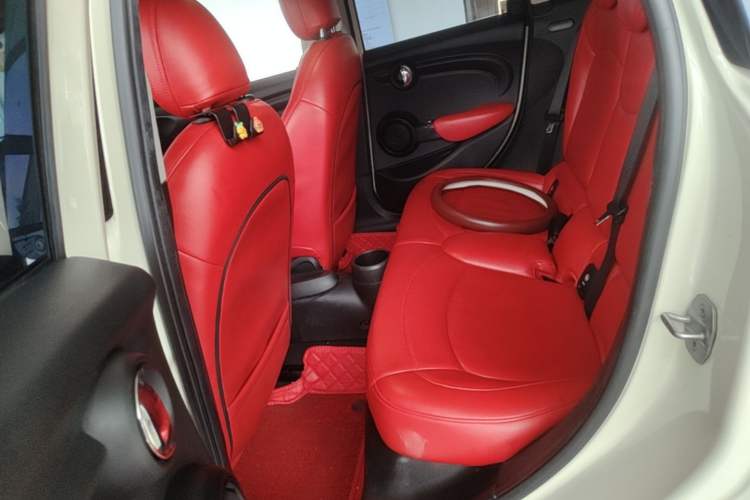Used MINI 2021 1.5T ONE Five-Door Version Left Rear Seat