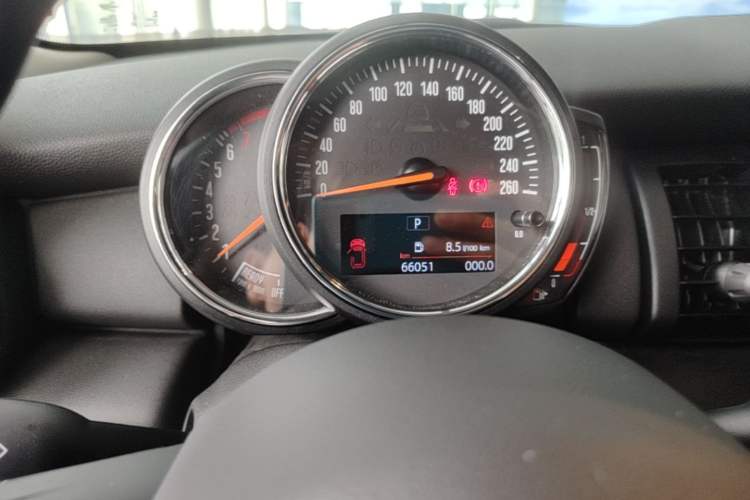 Used MINI 2021 1.5T ONE Five-Door Version Odometer Close Up