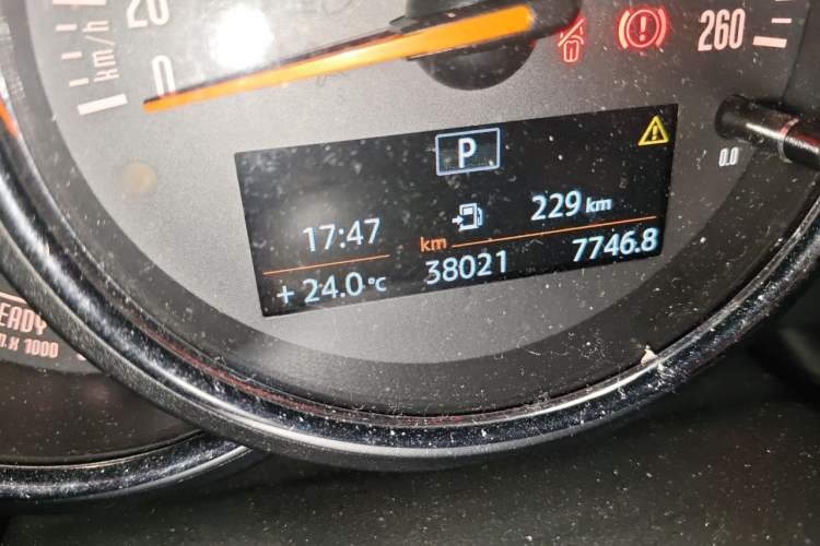Used MINI 2021 1.5T ONE Five-Door Version Odometer Close Up