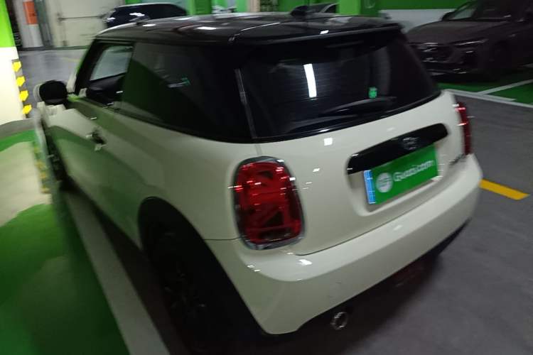 Used MINI 2021 1.5T COOPER Classic Edition Rear Left 45 Deg