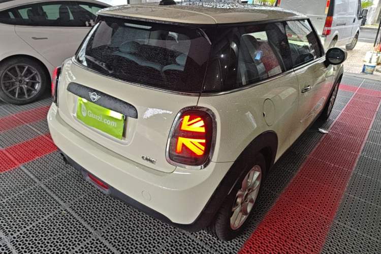 Used MINI 2021 1.5T ONE Rear Right 45 Deg