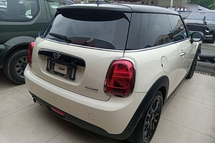 Used MINI 2021 1.5T COOPER Classic Edition Rear Right 45 Deg