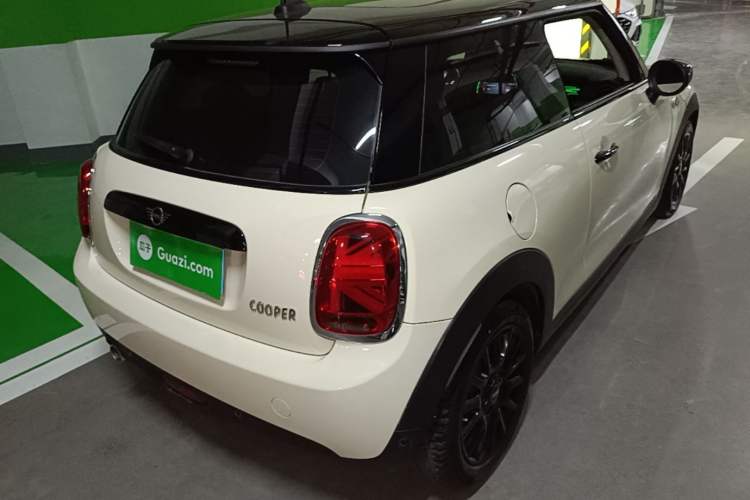 Used MINI 2021 1.5T COOPER Classic Edition Rear Right 45 Deg
