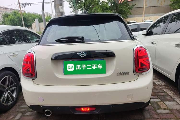 Used MINI 2021 1.5T COOPER Classic Edition Five-Door Version Rear