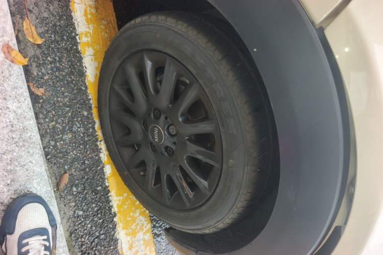 Used MINI 2021 1.5T ONE PLUS Right Front Wheel Hub