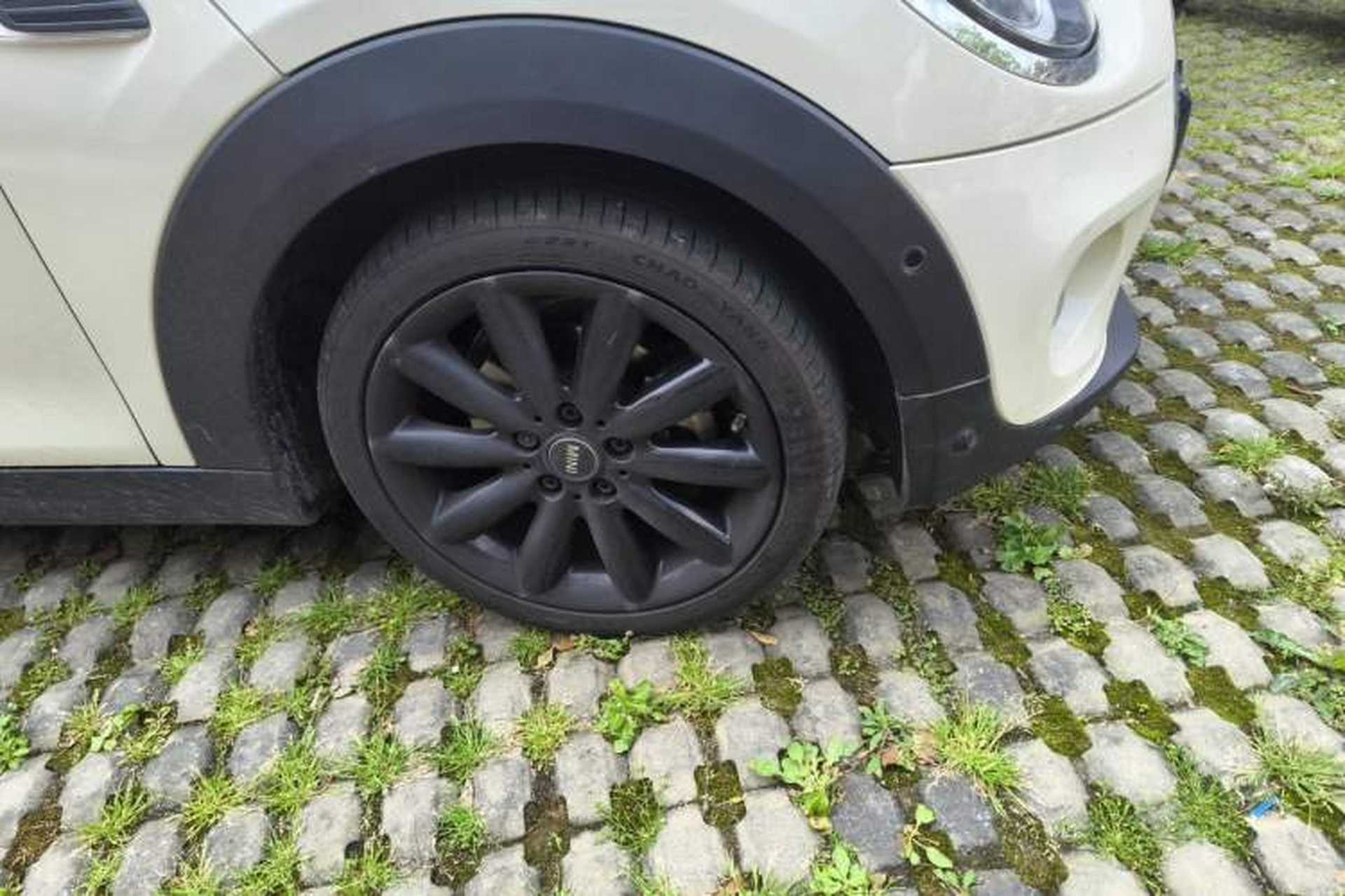 Used MINI 2021 1.5T COOPER Artist Five-Door Edition Right Front Wheel Hub