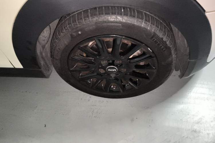 Used MINI 2021 1.5T ONE PLUS Right Front Wheel Hub