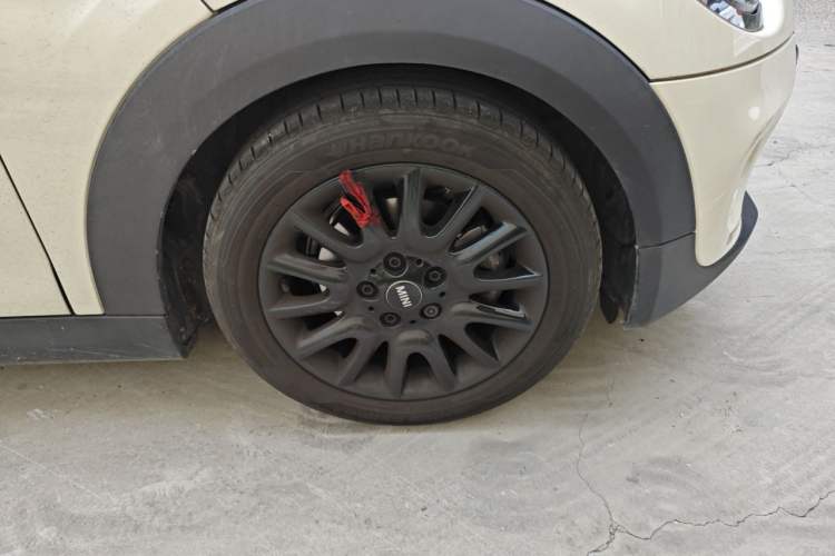 Used MINI 2021 1.5T COOPER Classic Edition Right Front Wheel Hub