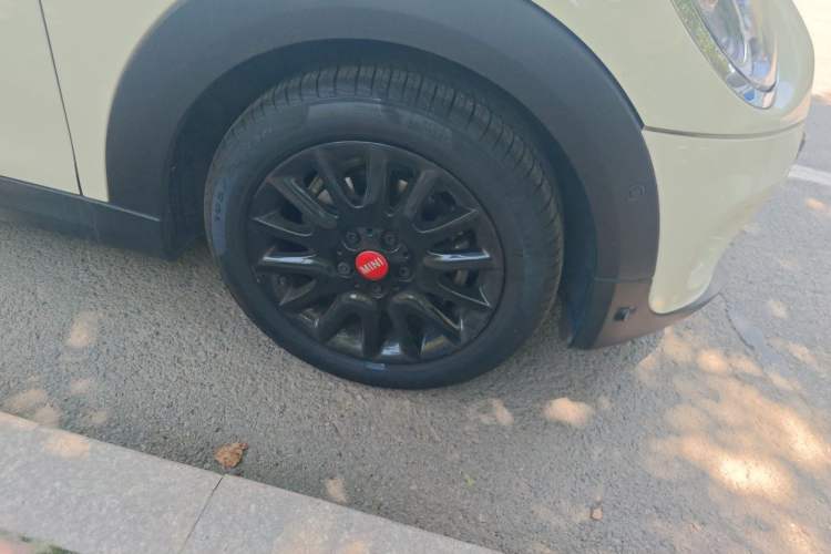 Used MINI 2021 1.5T COOPER Classic Edition Right Front Wheel Hub