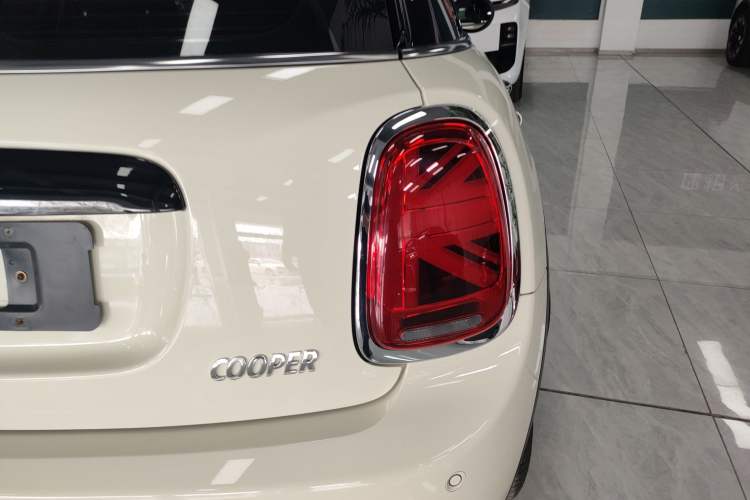 Used MINI 2021 1.5T COOPER Classic Edition Five-Door Version Right Rear Taillight