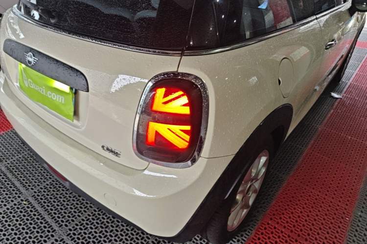 Used MINI 2021 1.5T ONE Right Rear Taillight