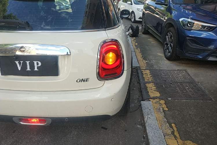 Used MINI 2021 1.5T ONE PLUS Five-Door Edition Right Rear Taillight