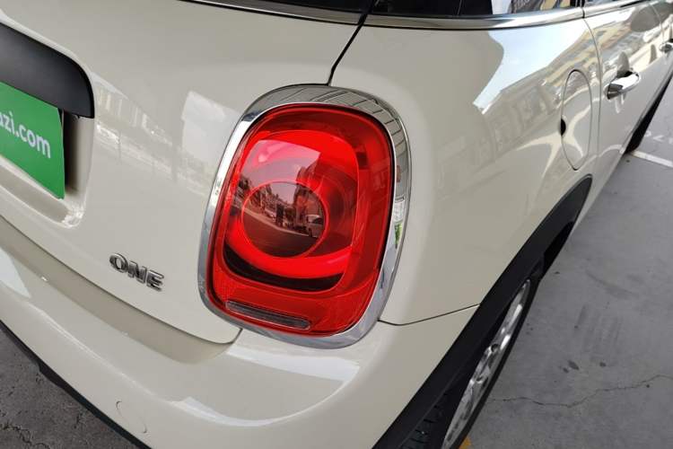 Used MINI 2021 1.5T ONE Five-Door Version Right Rear Taillight