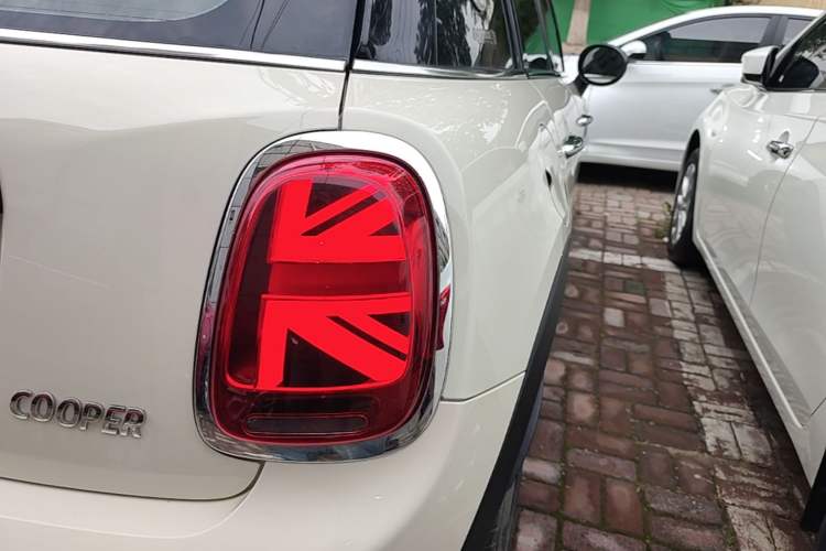 Used MINI 2021 1.5T COOPER Classic Edition Five-Door Version Right Rear Taillight