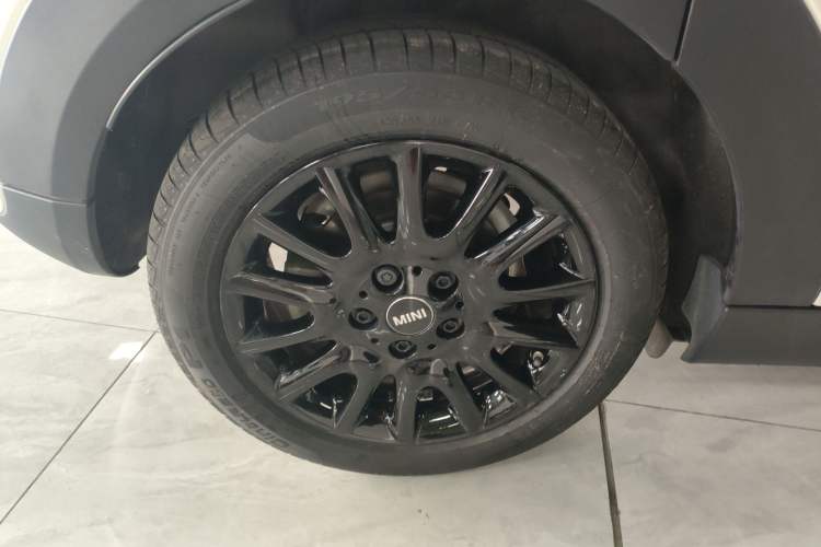 Used MINI 2021 1.5T COOPER Classic Edition Five-Door Version Right Rear Wheel Hub