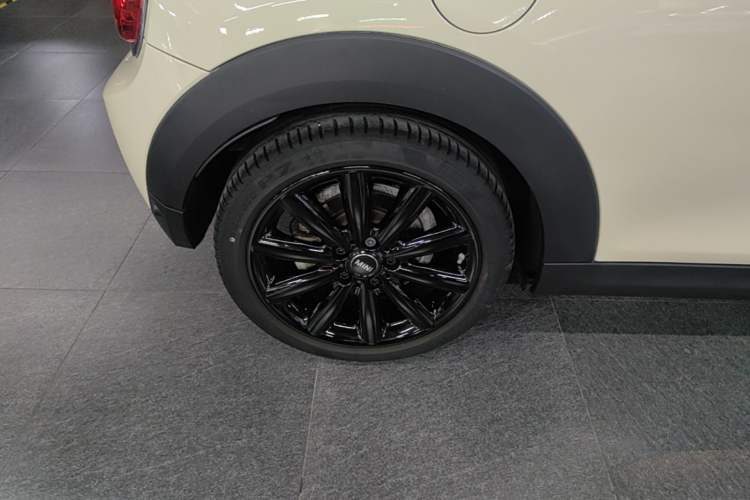 Used MINI 2021 1.5T COOPER Artist Right Rear Wheel Hub