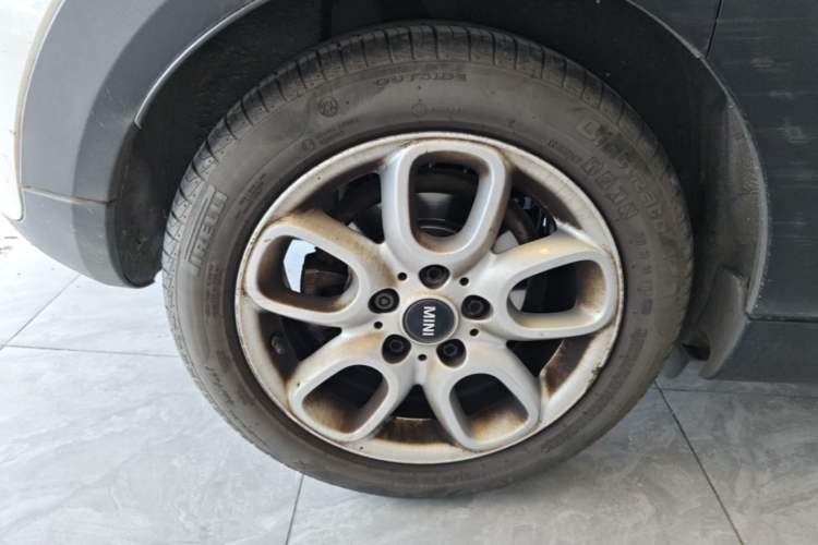 Used MINI 2021 1.5T ONE Five-Door Version Right Rear Wheel Hub