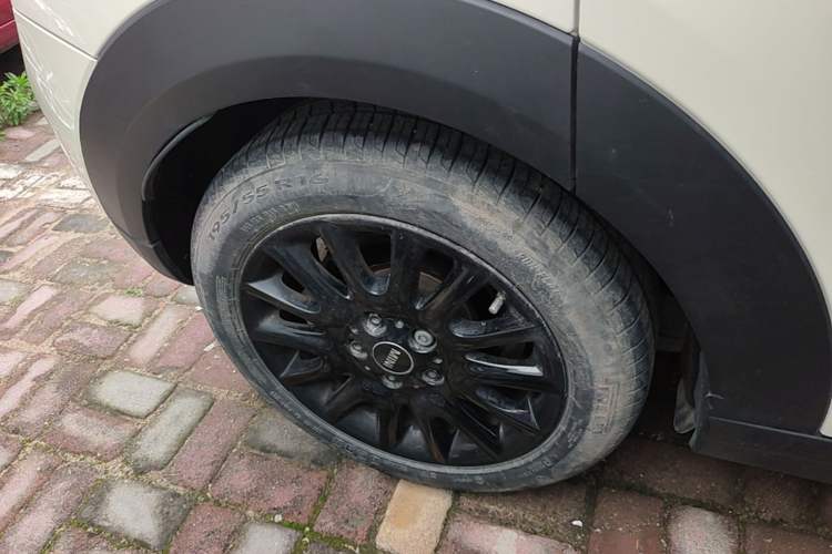 Used MINI 2021 1.5T COOPER Classic Edition Five-Door Version Right Rear Wheel Hub