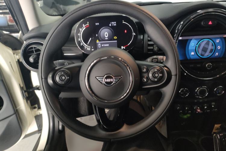 Used MINI 2021 1.5T COOPER Classic Edition Five-Door Version Steering Wheel