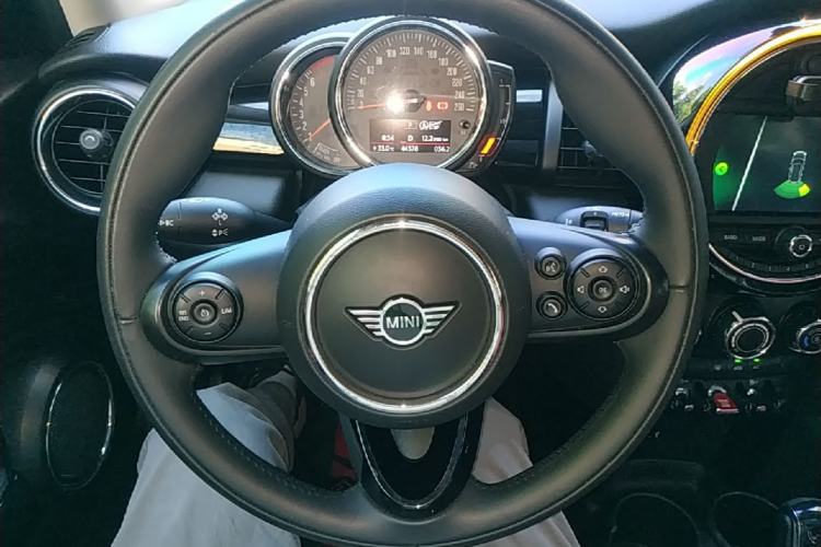 Used MINI 2021 1.5T ONE PLUS Five-Door Edition Steering Wheel