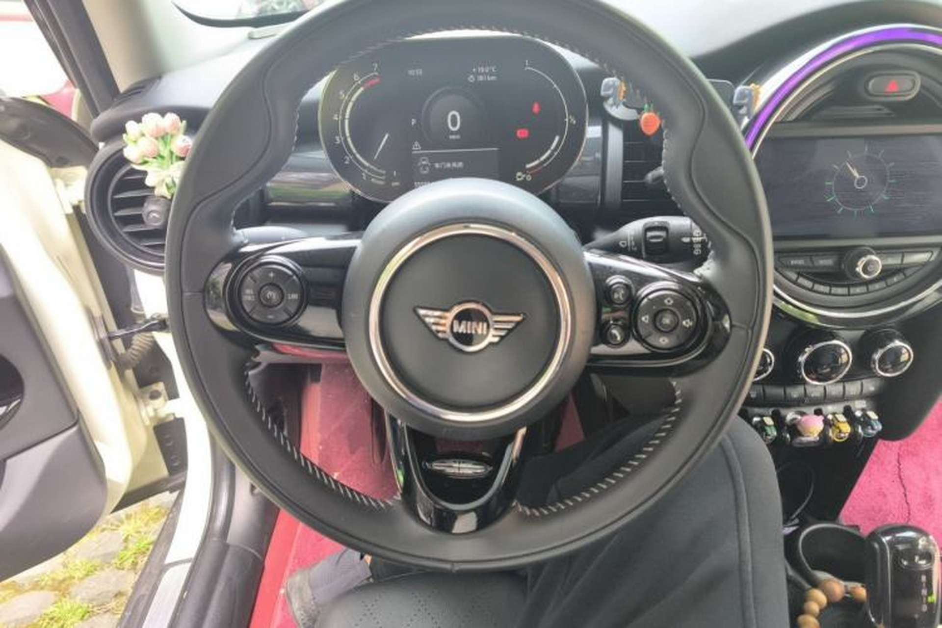 Used MINI 2021 1.5T COOPER Artist Five-Door Edition Steering Wheel