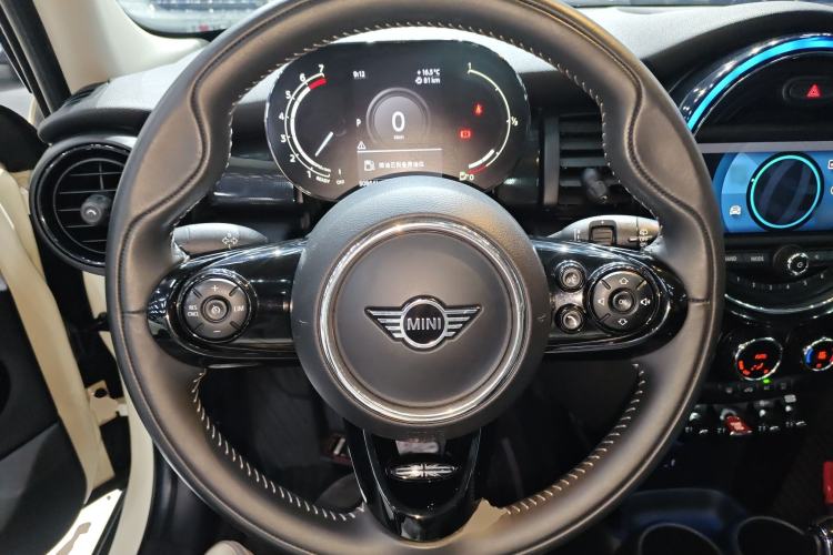 Used MINI 2021 1.5T COOPER Artist Five-Door Edition Steering Wheel