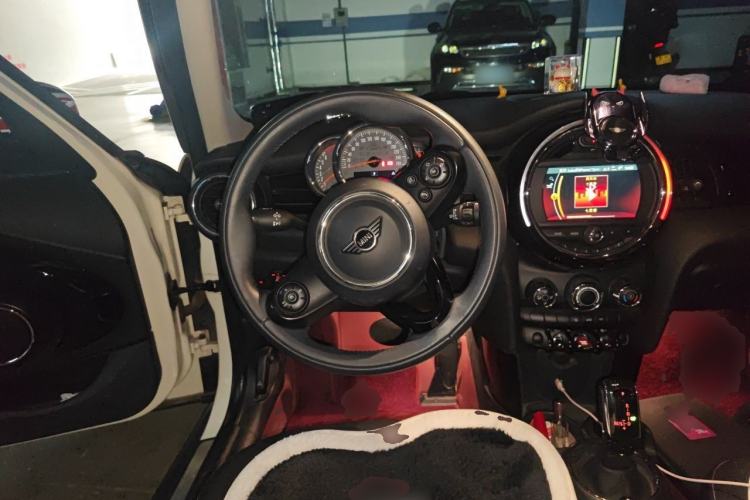 Used MINI 2021 1.5T ONE PLUS Five-Door Edition Steering Wheel