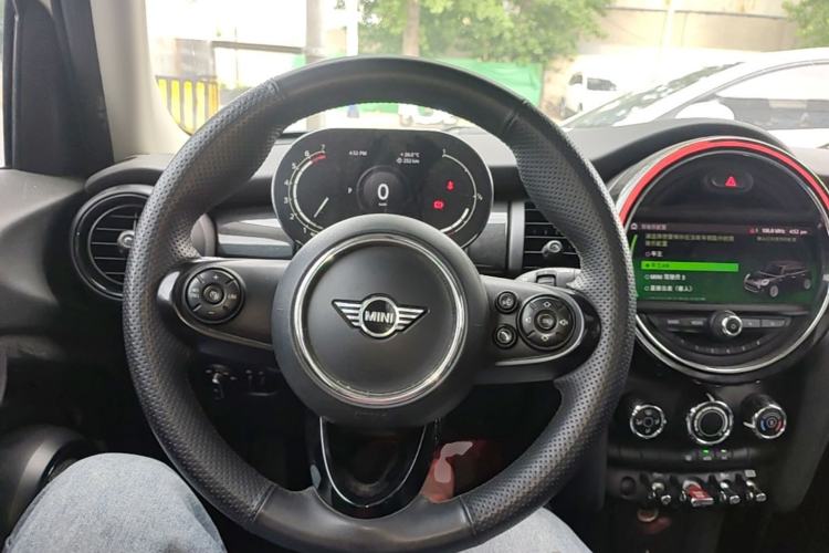 Used MINI 2021 1.5T COOPER Classic Edition Five-Door Version Steering Wheel