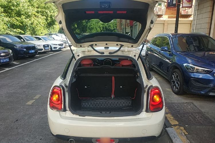 Used MINI 2021 1.5T ONE PLUS Five-Door Edition Trunk
